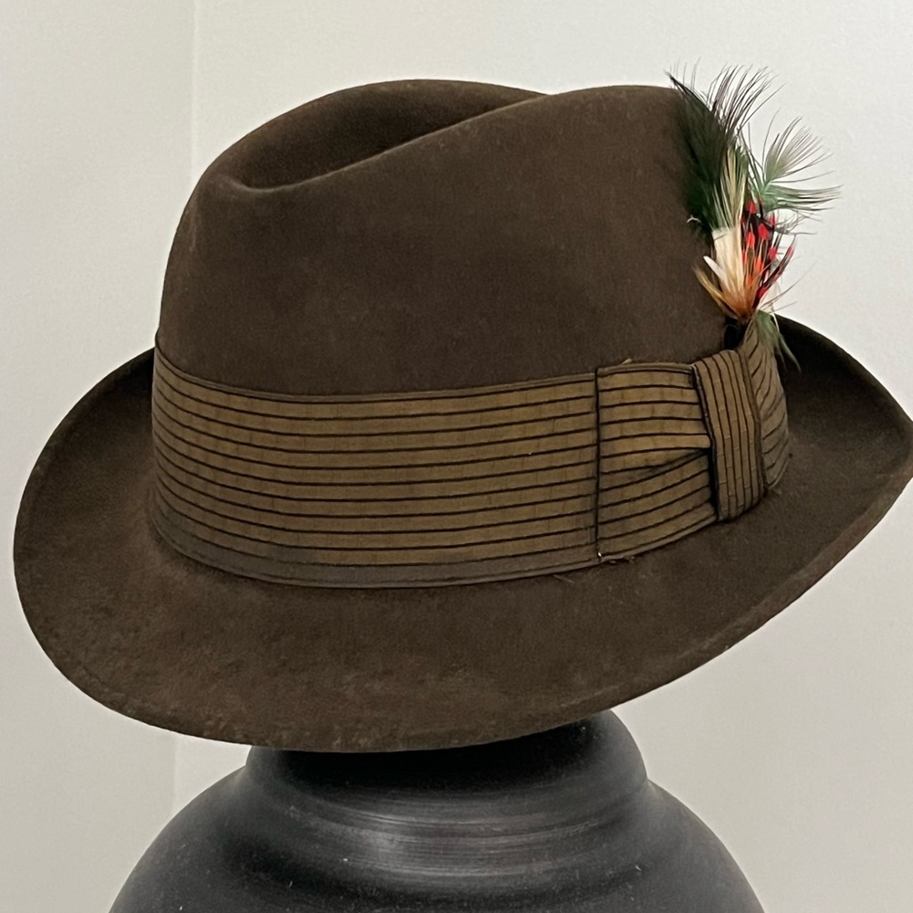 Men’s fedora (fits small)